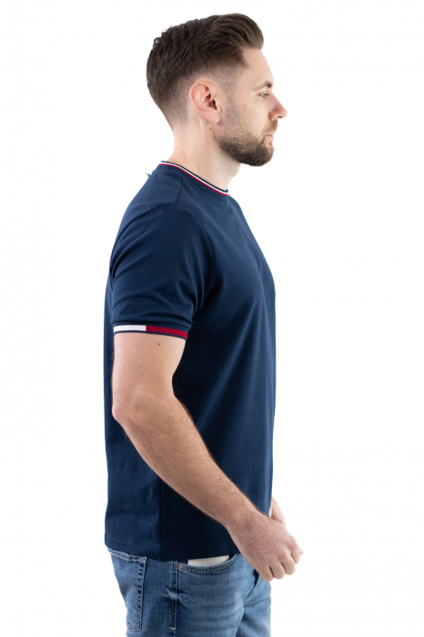 Tricou barbati bleumarin cu detalii la guler si maneci [5]