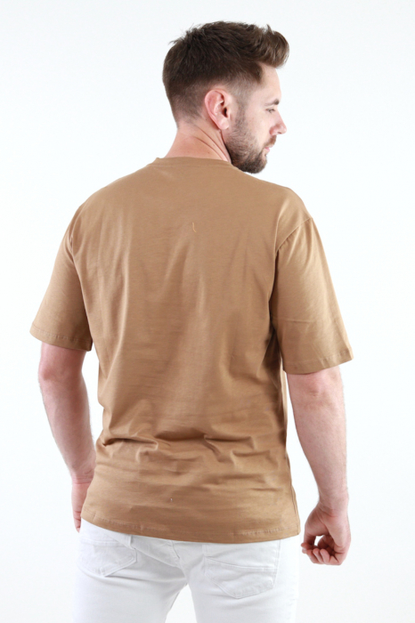 Tricou barbati maro oversize [5]