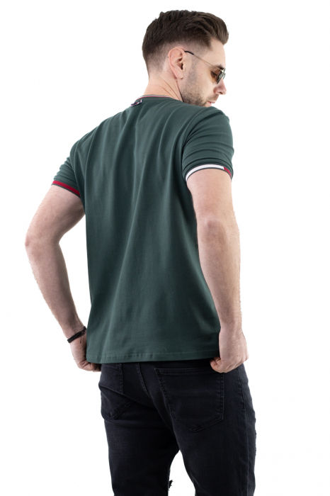Tricou barbati verde cu detalii la guler si maneci [6]