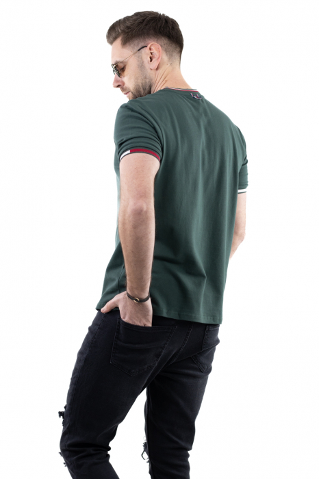 Tricou barbati verde cu detalii la guler si maneci [2]