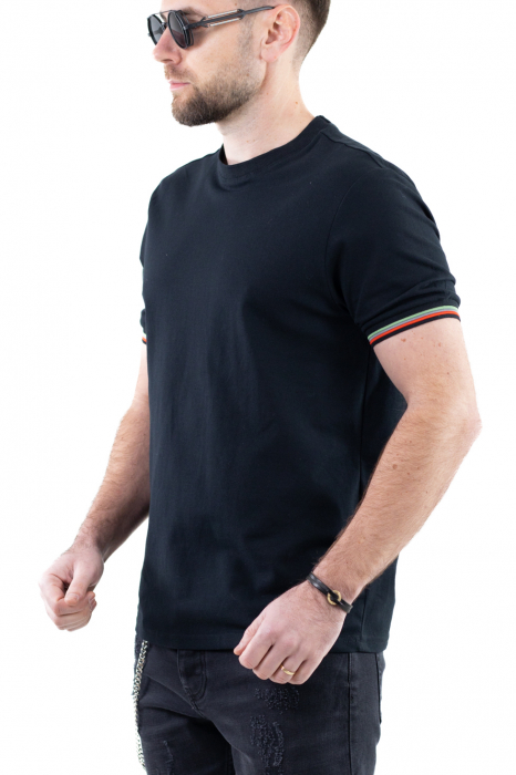 Tricou barbati negru cu detalii la maneci [5]