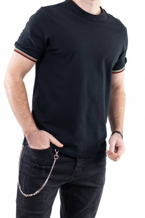 Tricou barbati negru cu detalii la maneci [2]