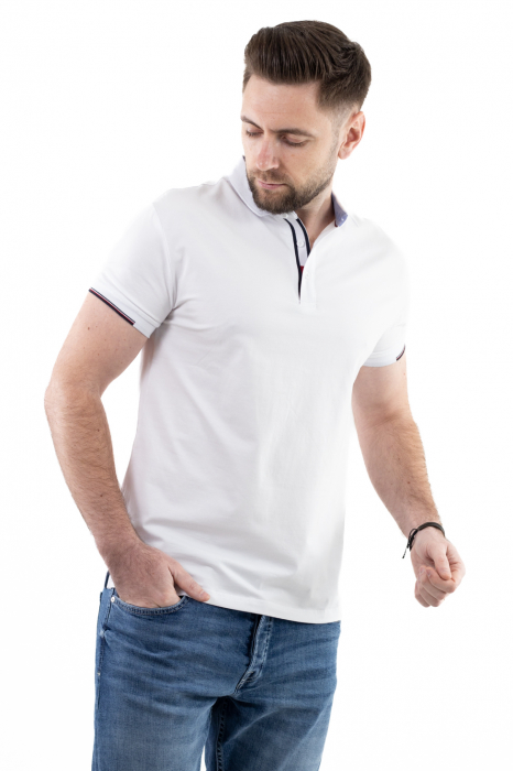 Tricou barbati alb cu guler scurt [8]