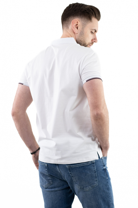 Tricou barbati alb cu guler scurt [5]