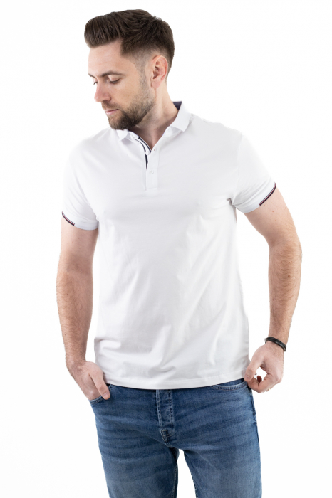 Tricou barbati alb cu guler scurt [9]