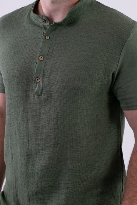 Tricou barbati cu 4 nasturi verde bumbac texturat [9]