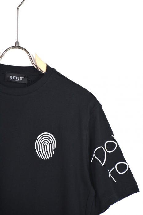 Tricou barbati oversize negru touch [3]