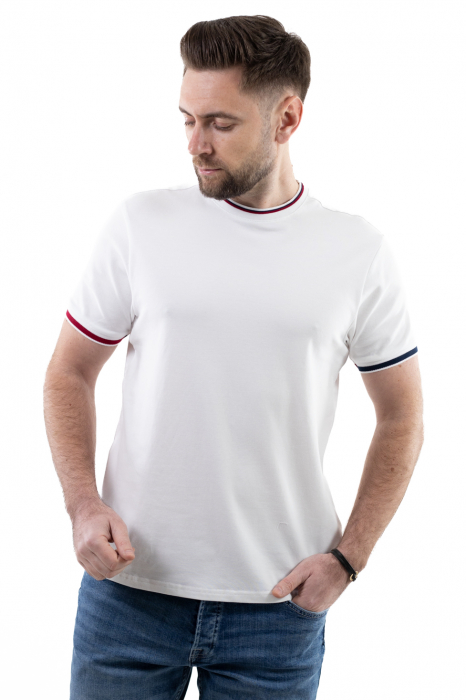 Tricou barbati alb cu detalii la guler si maneci [4]