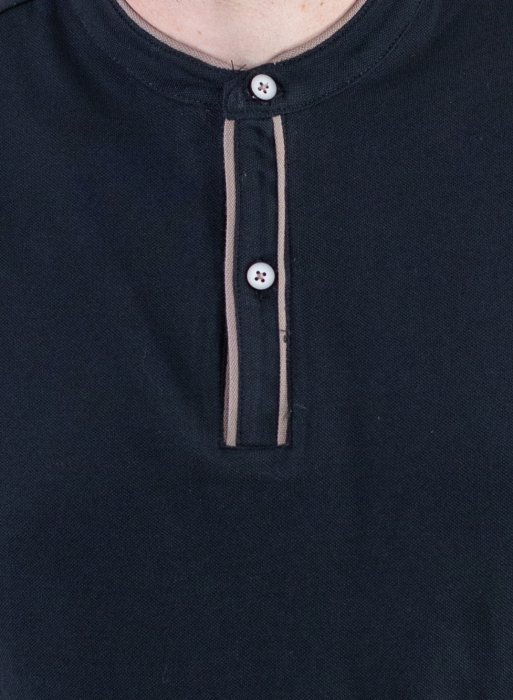 Tricou negru cu guler corean si 2 nasturi [3]