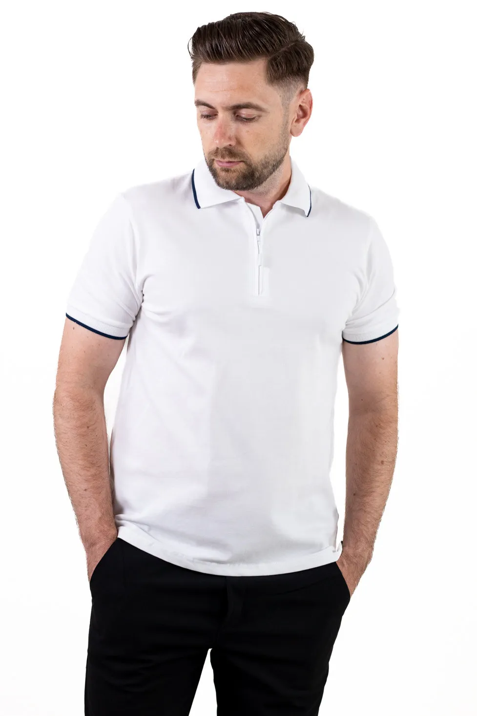 Tricou Polo Alb cu fermoar și detalii negre – Eleganță Casual la Superlativ [4]
