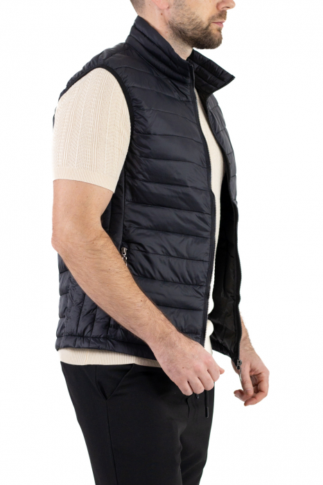 Vesta slim fit usoara neagra subtire [6]