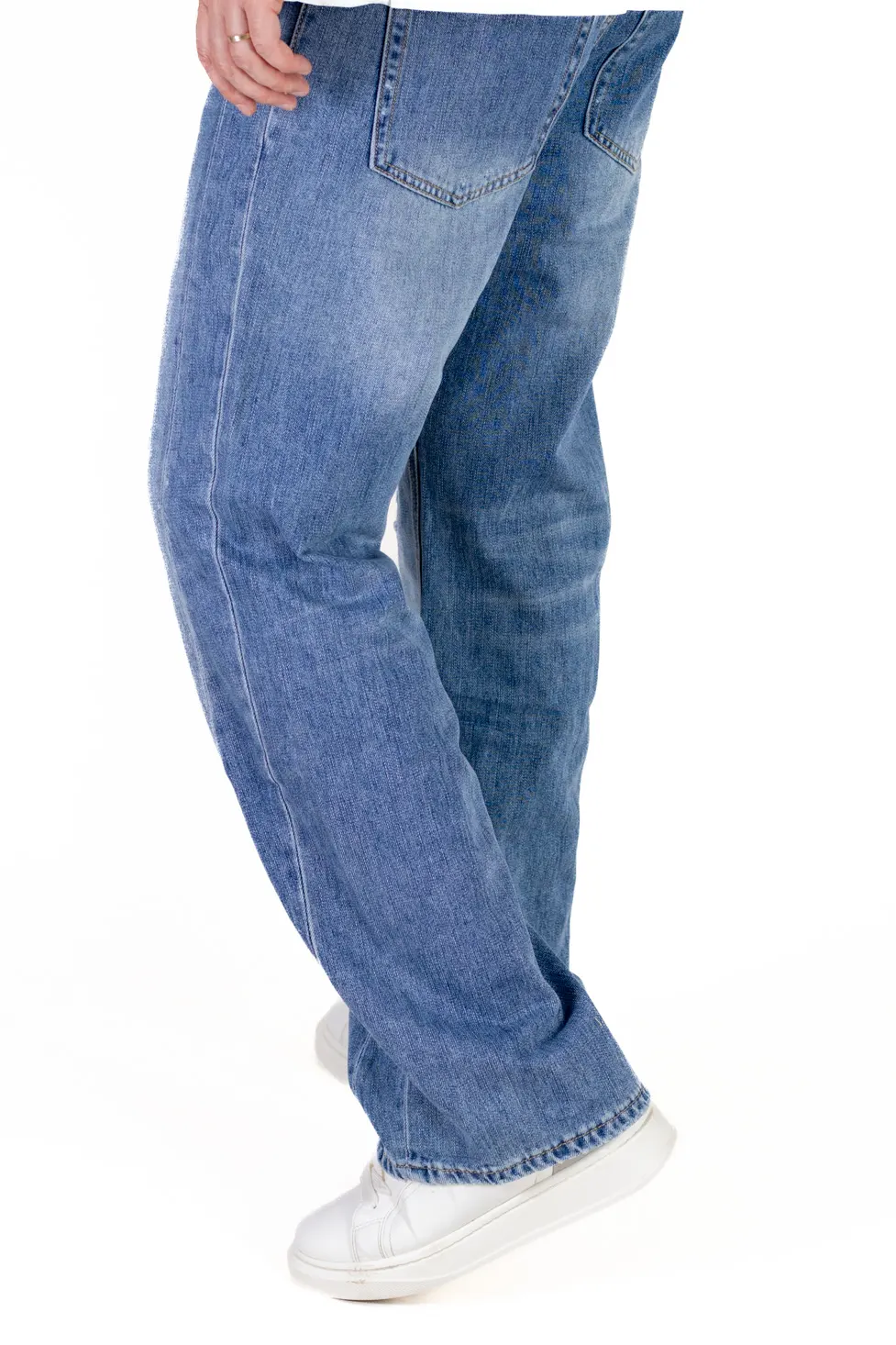 Blugi barbati straight-fit cu detalii ripped [3]