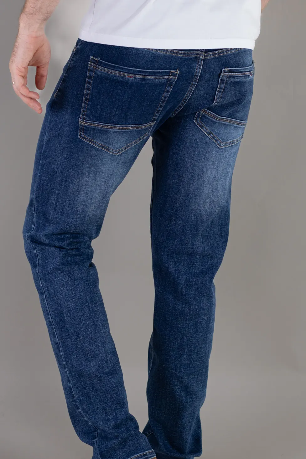 Blugi barbati albastru închis regular fit [5]