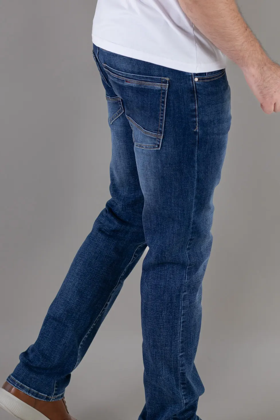 Blugi barbati albastru închis regular fit [6]