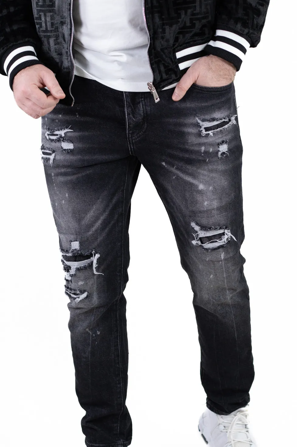 BLUGI - Blugi barbati din denim negru prespalat, cu rupturi acoperite