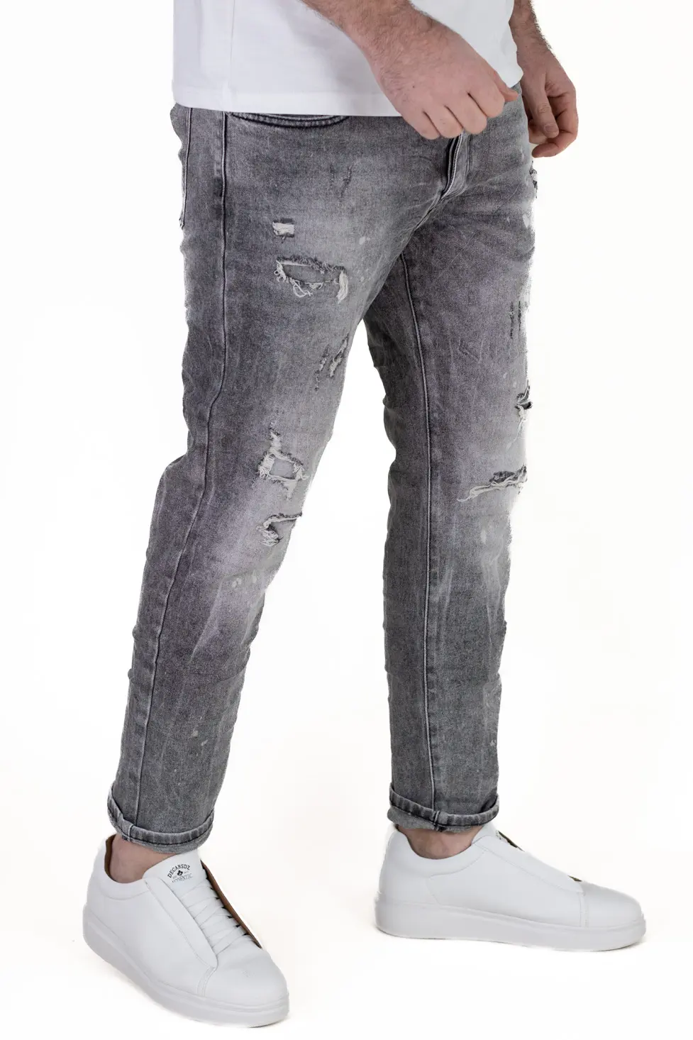 Blugi barbati slim fit gri cu rupturi si pete de vopsea [3]