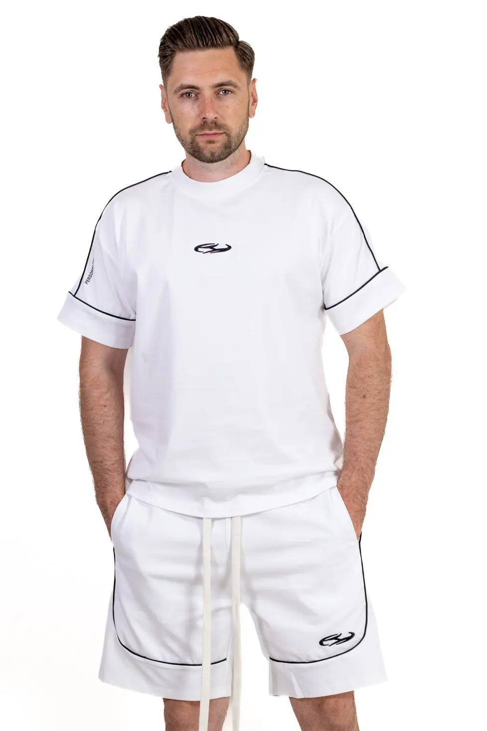 TRENINGURI - Compleu alb premium urban pentru barbati – Tricou oversize și pantaloni scurti