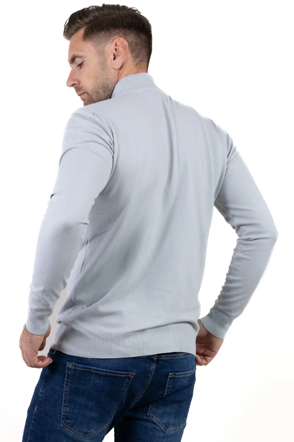 Maletă bărbați gri deschis cu guler semi-înalt – material fin și elastic [1]