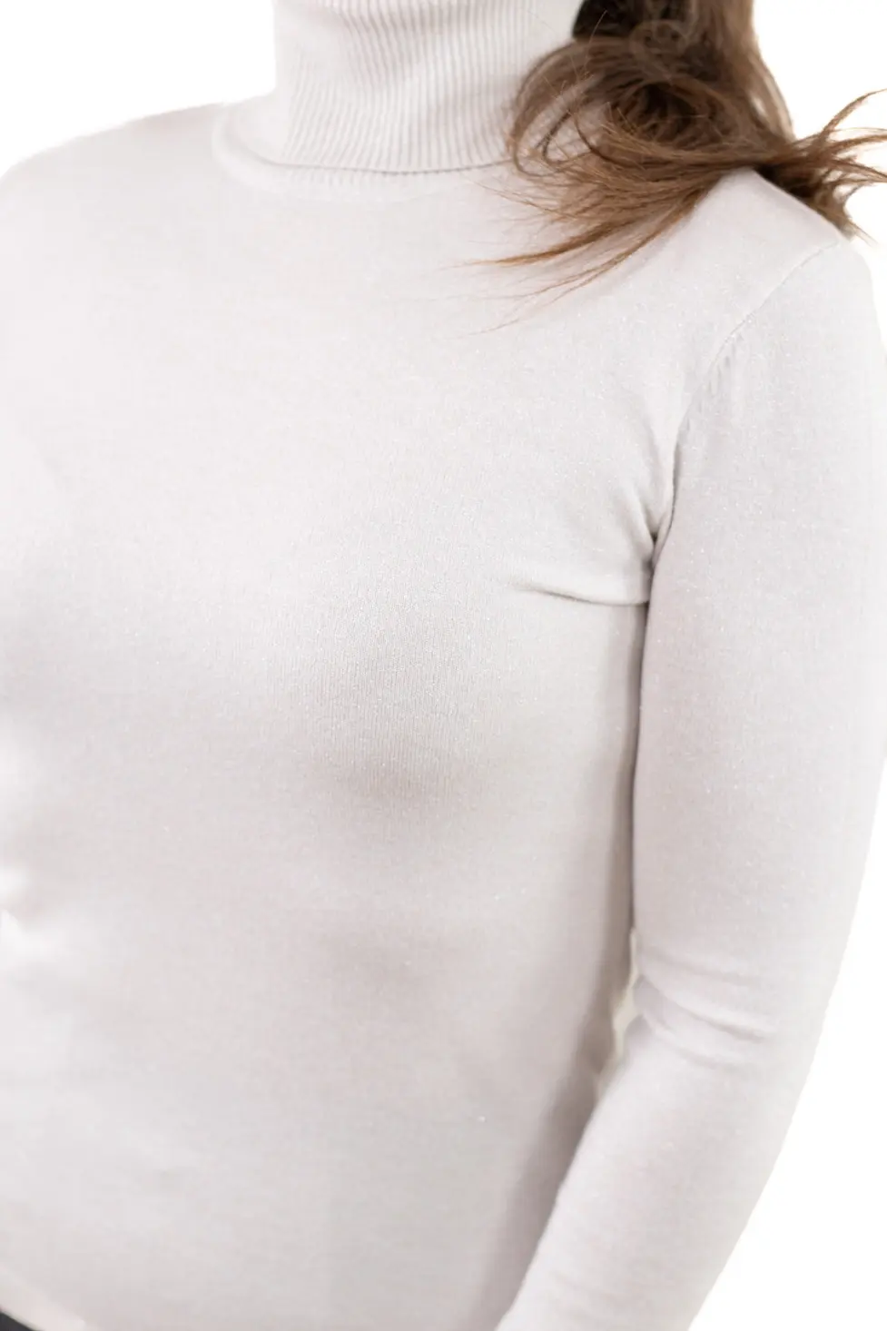 Maletă fină damă cu guler înalt și fir Lurex – elegantă și comodă [3]