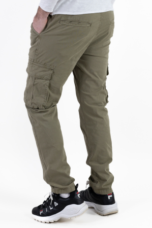 Pantaloni verzi cargo cu buzunare regular fit [5]