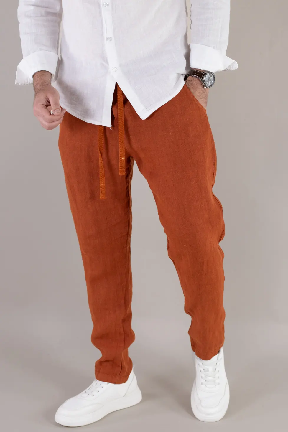 Noutati - Pantaloni cărămizii din in 100% conici – Made in Italy