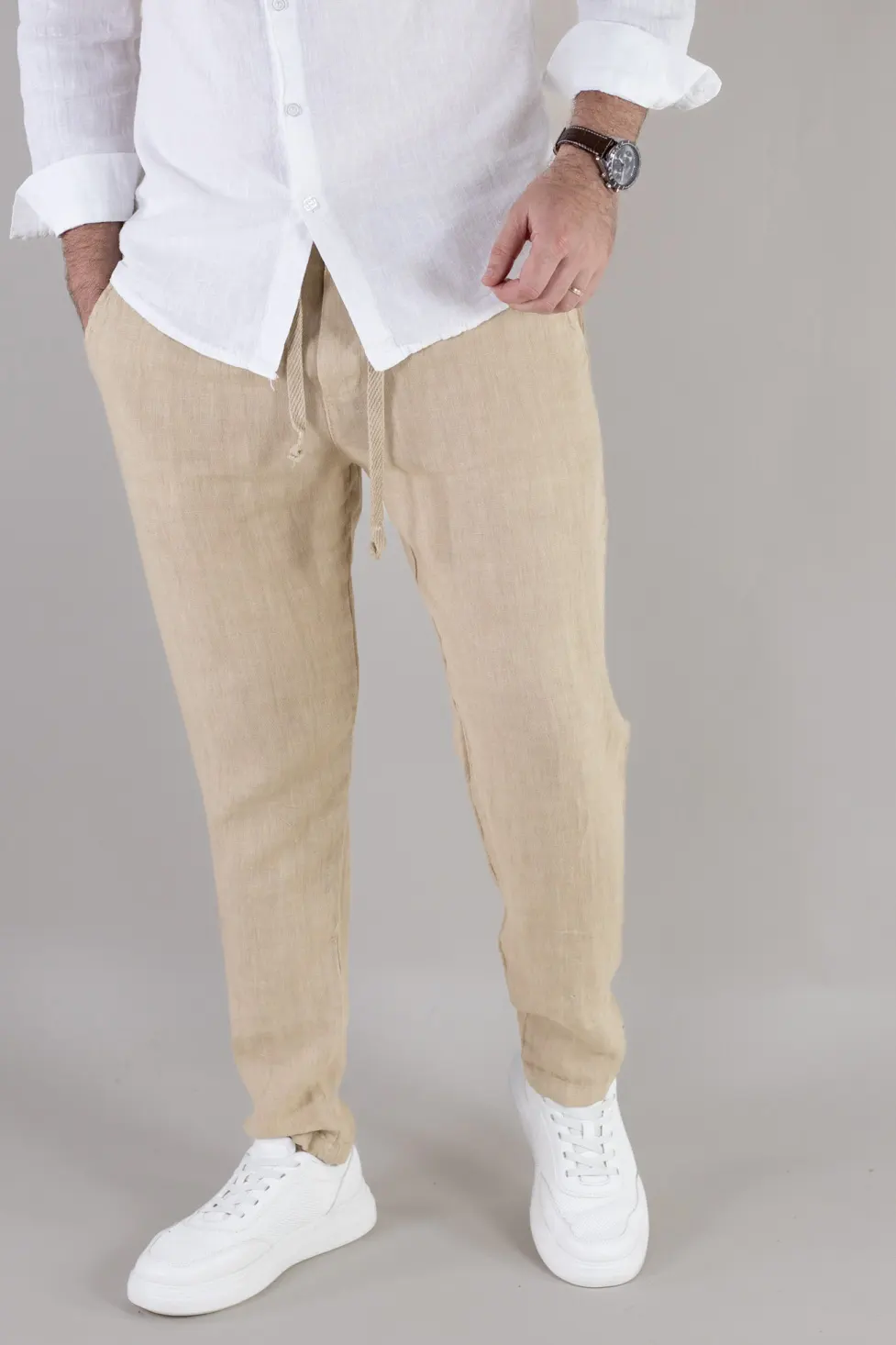 Noutati - Pantaloni bej din in 100% conici – Made in Italy