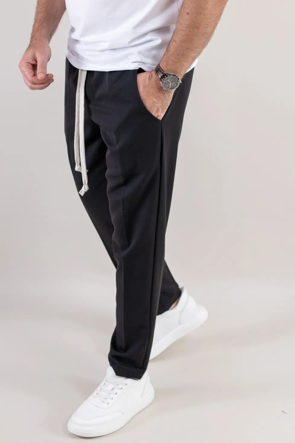 Noutati - Pantaloni conici smart-casual negri