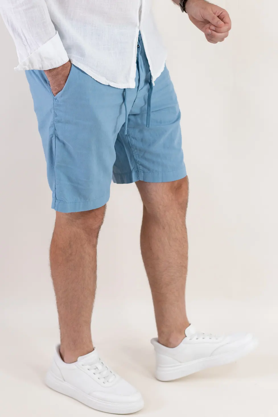 Pantaloni scurți din in și bumbac – albastru deschis [1]