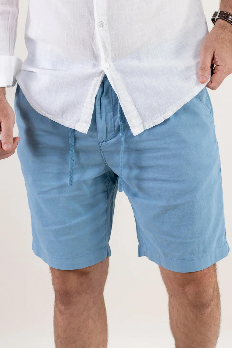 Pantaloni scurți din in și bumbac – albastru deschis [2]