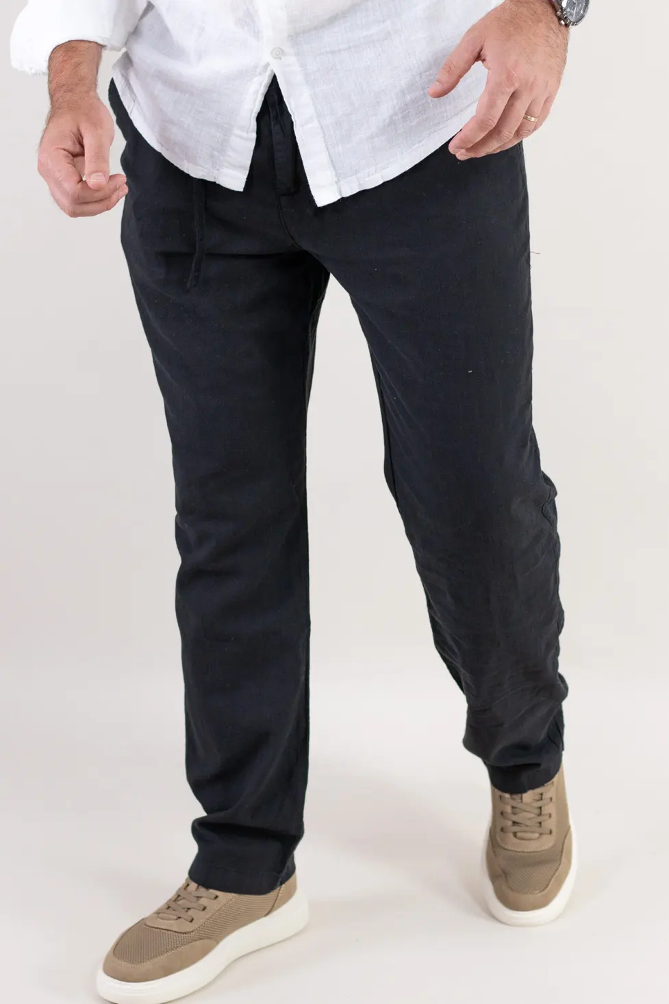 Pantaloni din in și bumbac regular fit – negri [7]