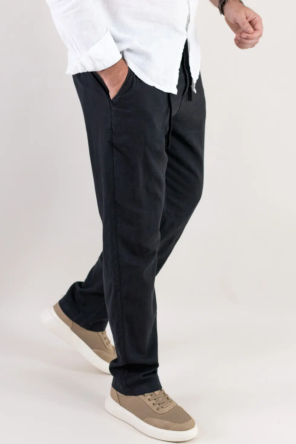 Noutati - Pantaloni din in și bumbac regular fit – negri