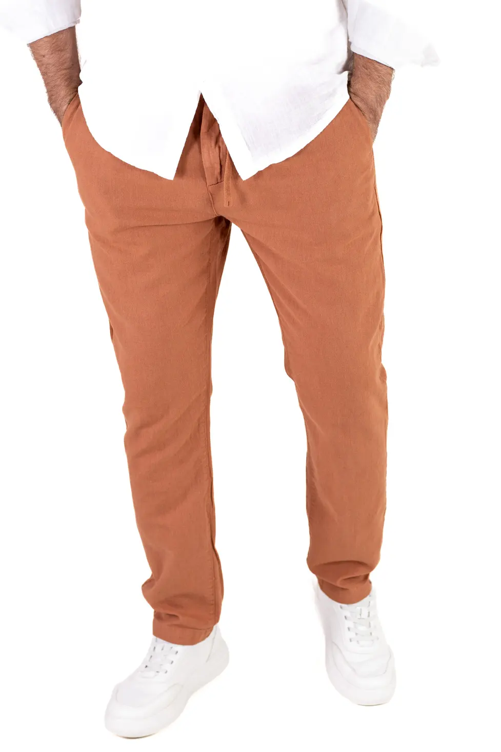 Noutati - Pantaloni lungi din in regular fit caramizii
