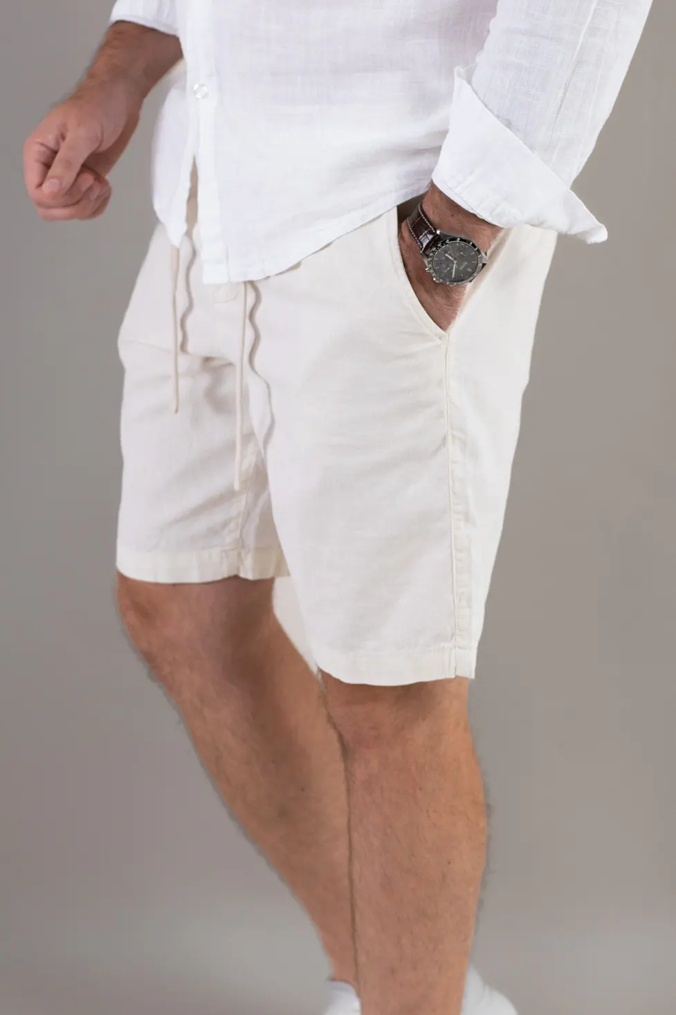Noutati - Pantaloni scurți din in și bumbac – crem