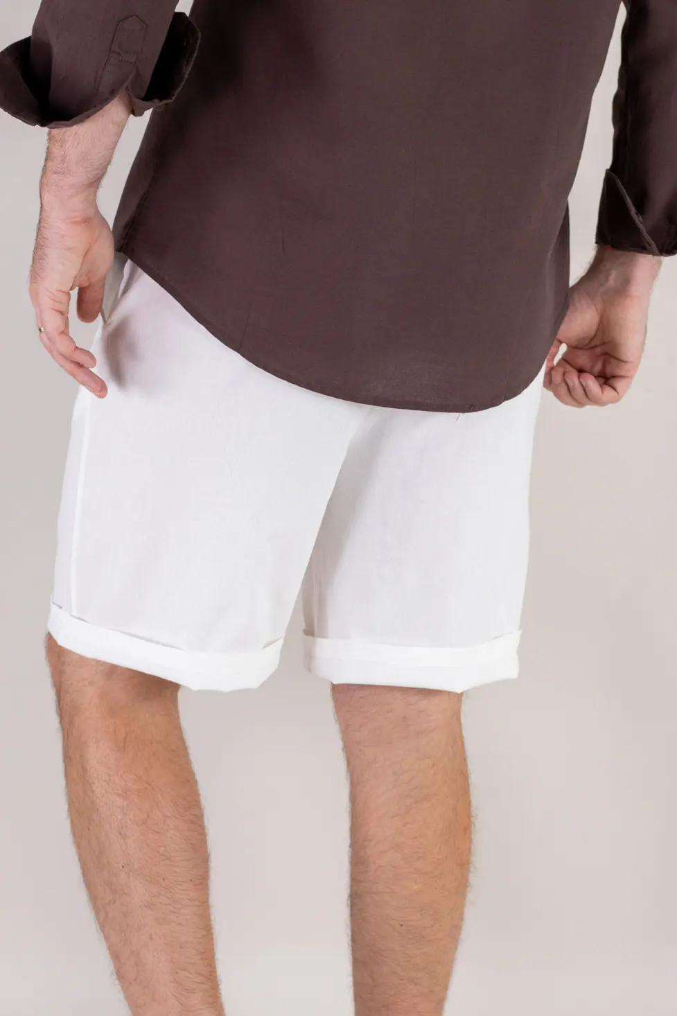 Pantaloni scurți din in și bumbac relaxed fit albi [2]