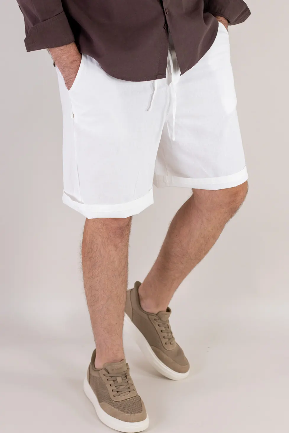 Noutati - Pantaloni scurți din in și bumbac relaxed fit albi