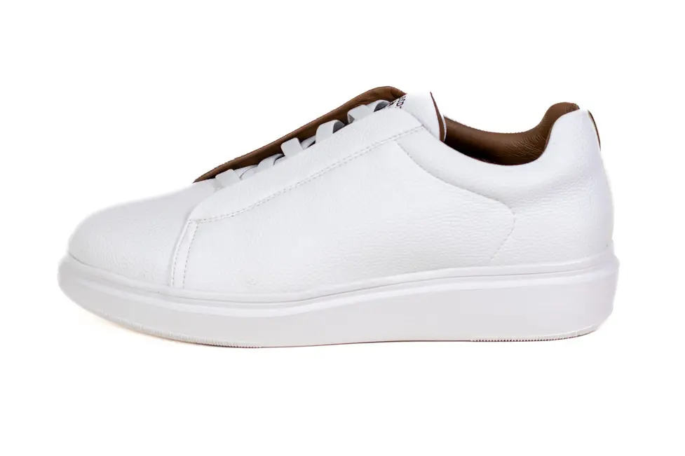 Pantofi casual albi cu design simplu [3]