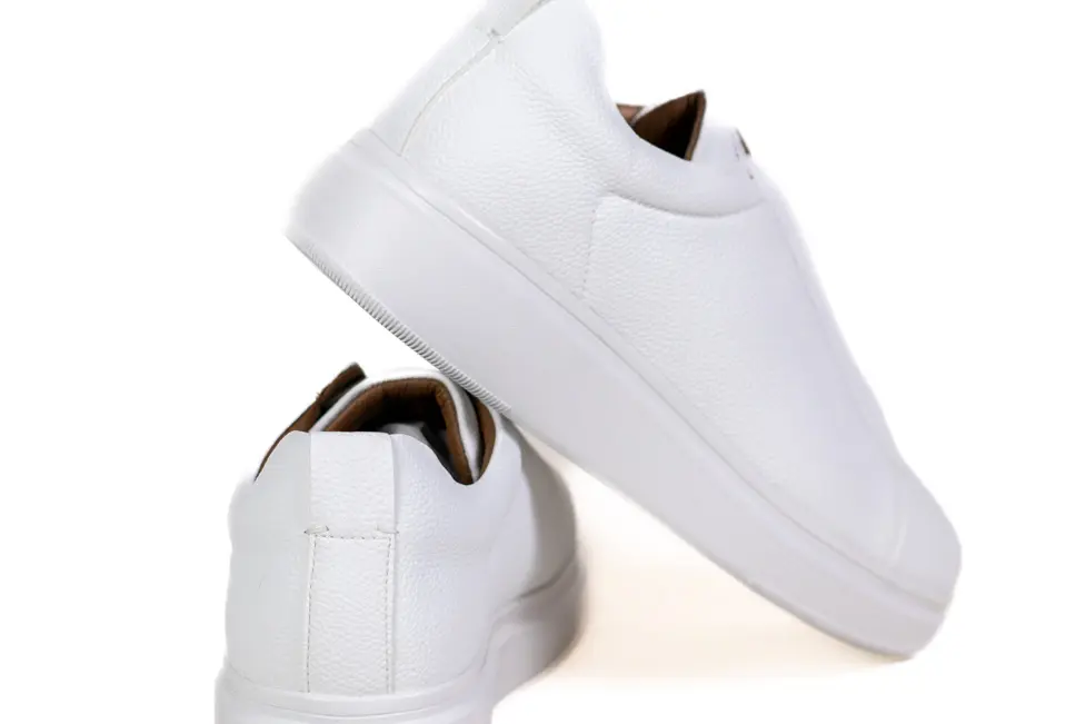 Pantofi casual albi cu design simplu [1]