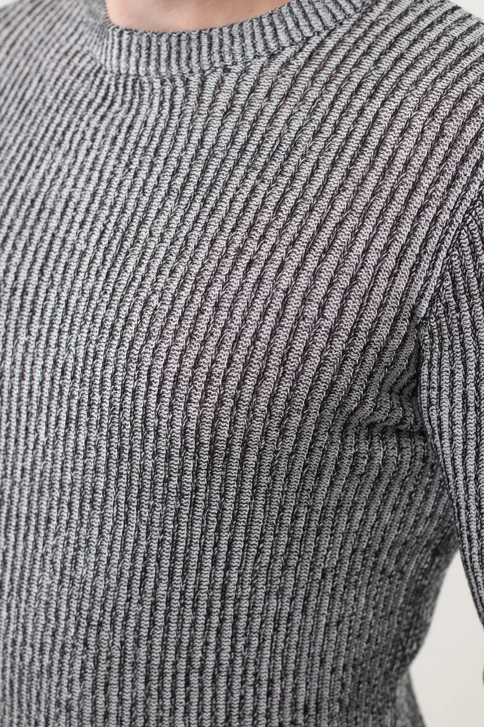 Pulover gri din tricot barbati [4]