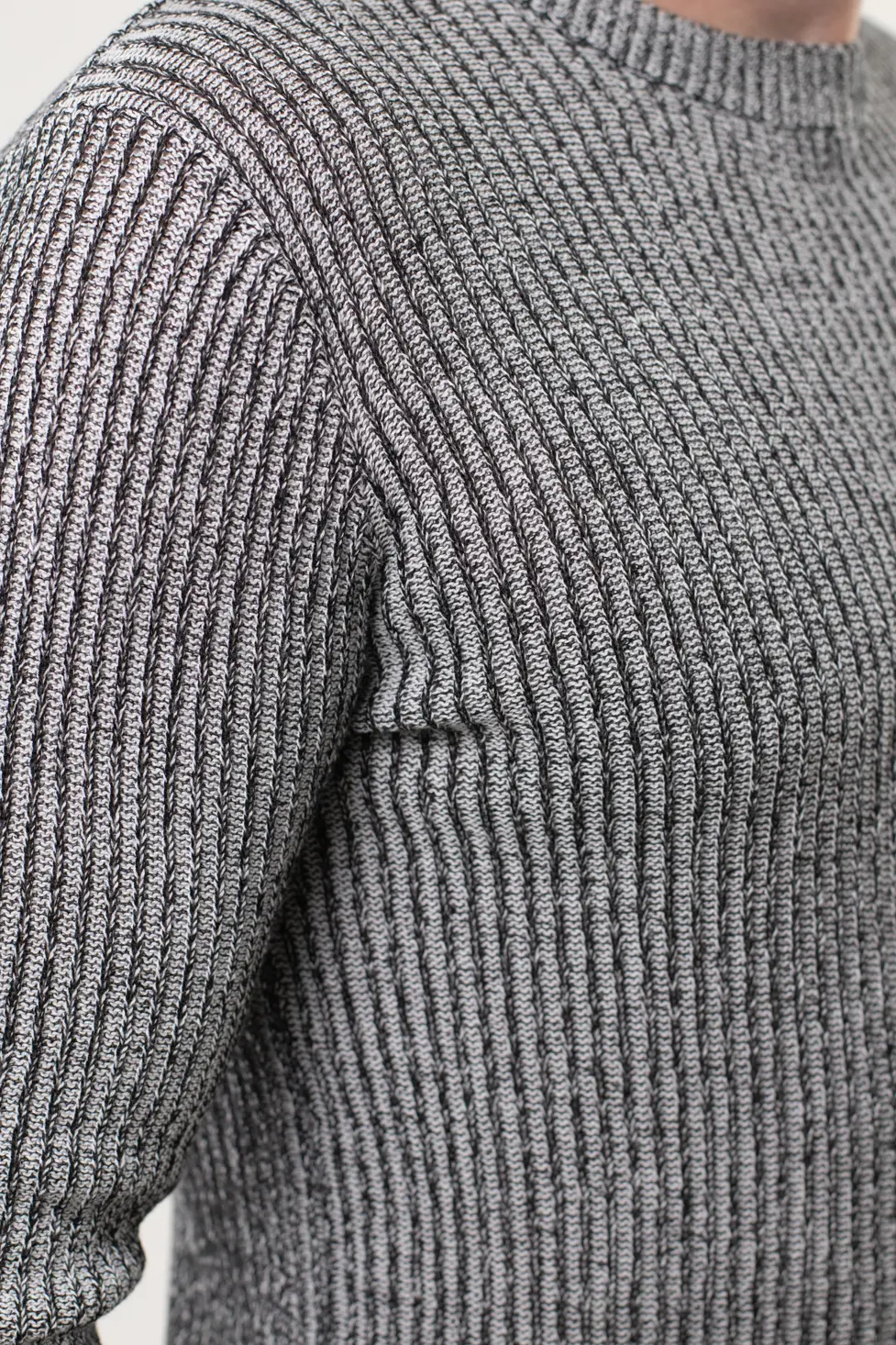 Pulover gri din tricot barbati [2]