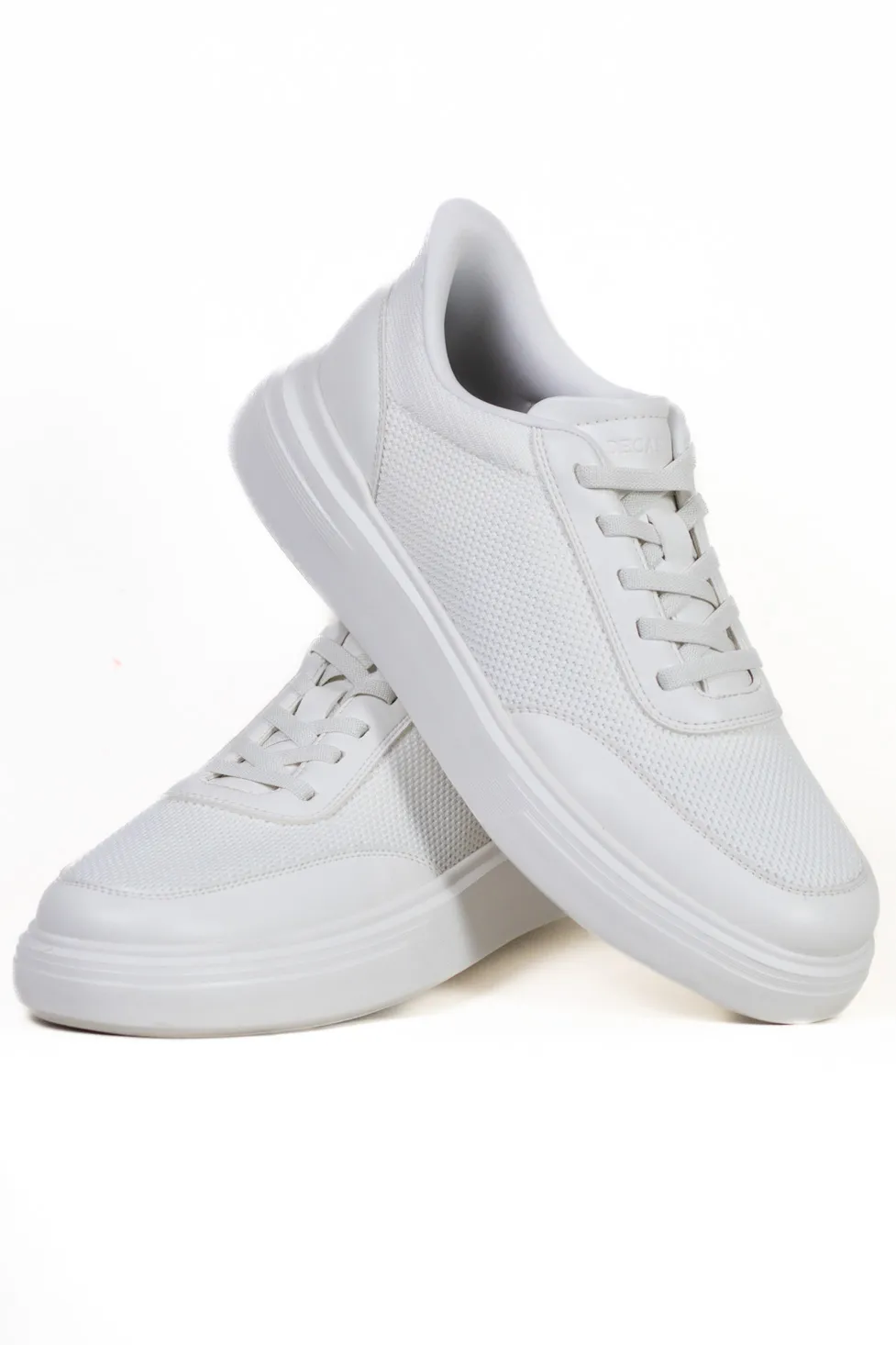 Noutati - Sneaker alb casual din material textil si inserții de piele eco