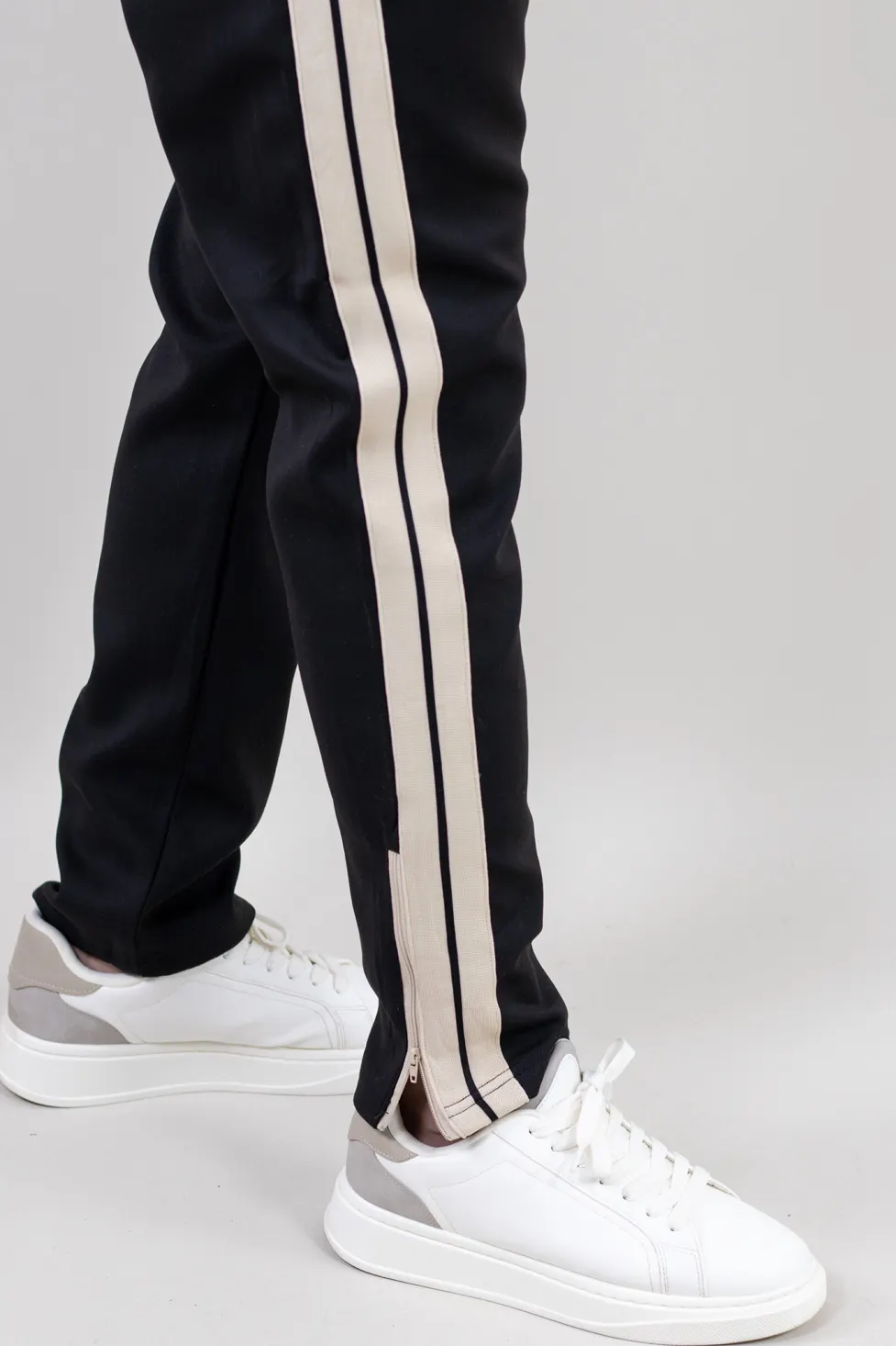 Trening barbati cu dungi fara gluga [4]