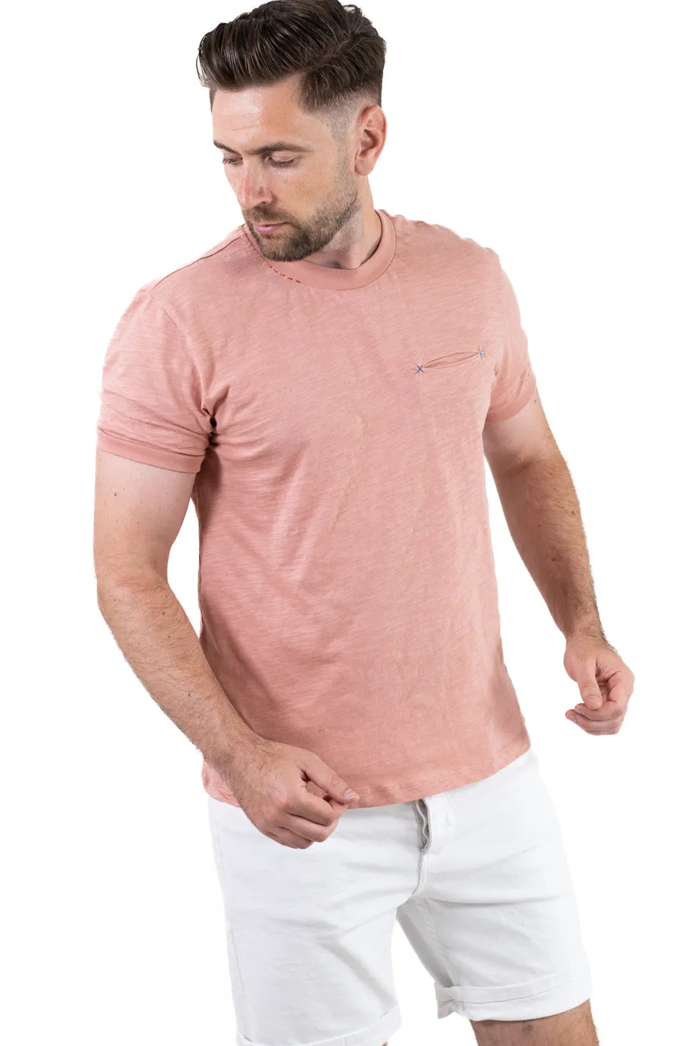 TRICOURI - Tricou bărbați piersică 100% bumbac cu buzunar ascuns